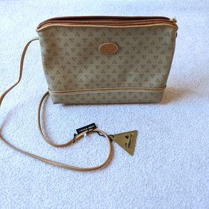 Liz Claiborne beige vintage shoulder bag NWT